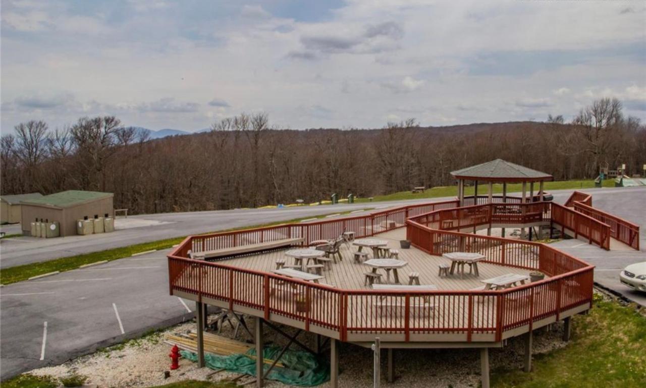 Aparthotel Adventure Awaits Beech Mountain Exterior foto